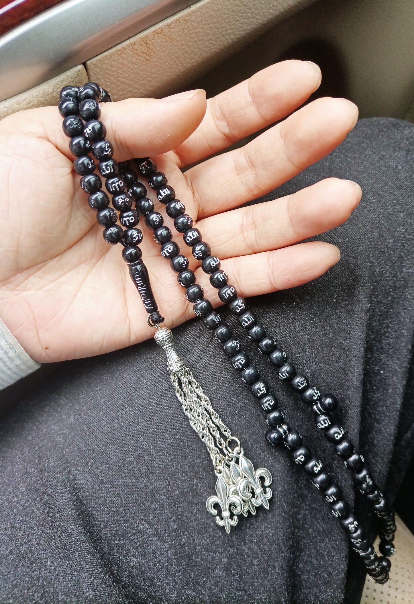 Ljiljani | Ukrasni tespih sa motivom ljiljana – patriotski simbol Bosne i Hercegovine