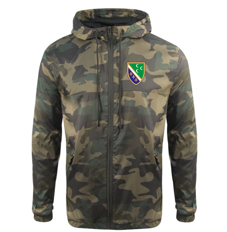 Sandžak | Camouflage jakna sa motivom ljiljana – patriotski simbol Bosne i Hercegovine