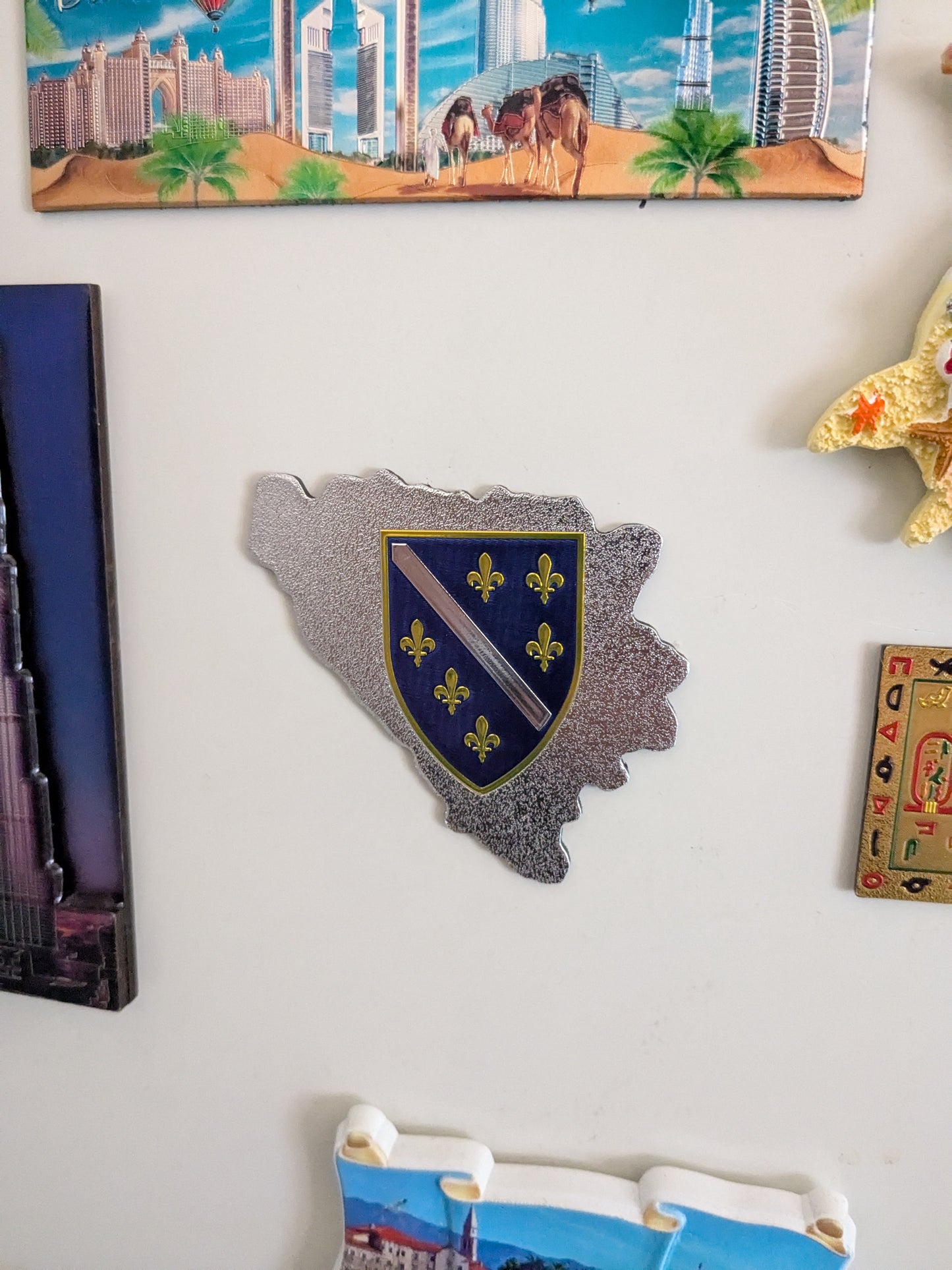 RBiH | Magnet za Frižider sa motivom ljiljana – patriotski simbol Bosne i Hercegovine