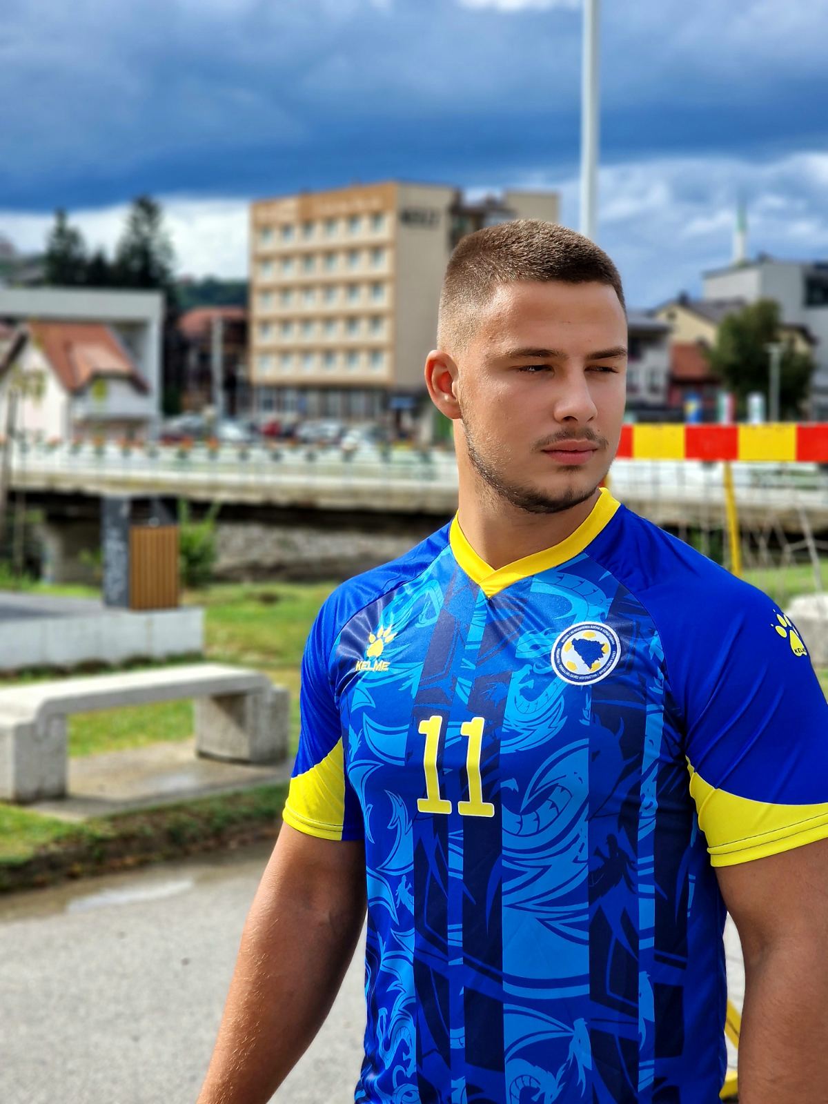 Reprezentacija Kelme | Dres za odrasle sa motivom ljiljana â€“ patriotski simbol Bosne i Hercegovine