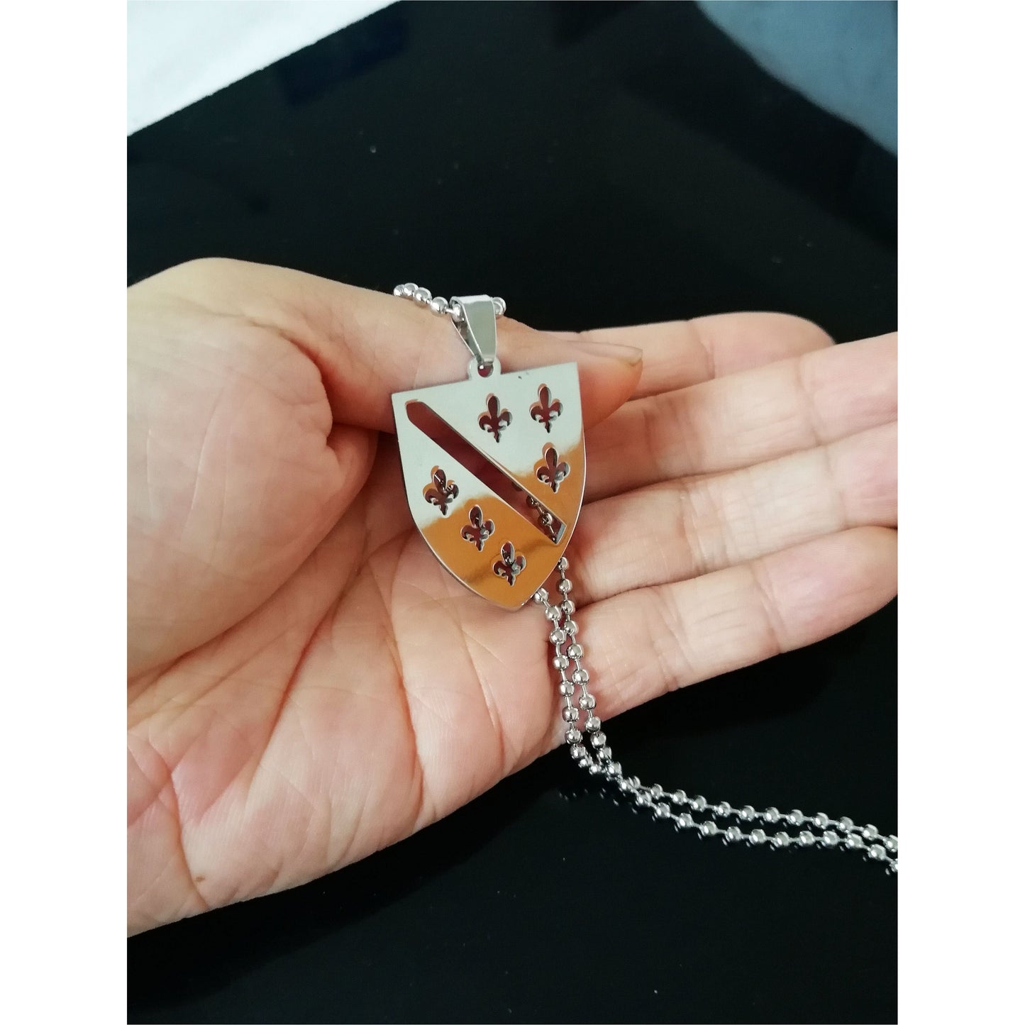 zastava ljiljana | lanac – lančić sa ljiljanom, simbol Bosne