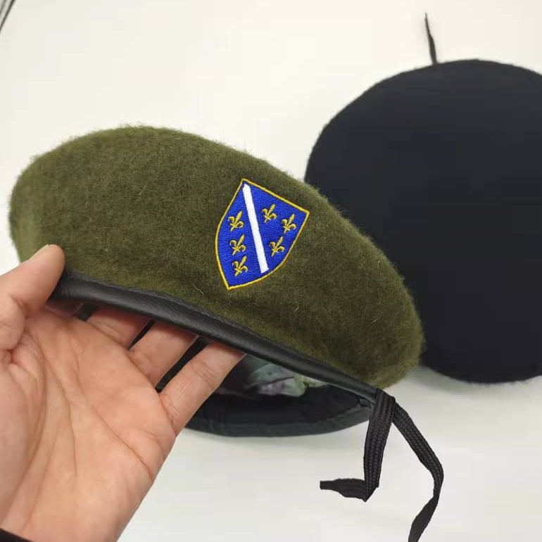 RBiH | Beretke sa motivom ljiljana – patriotski simbol Bosne i Hercegovine